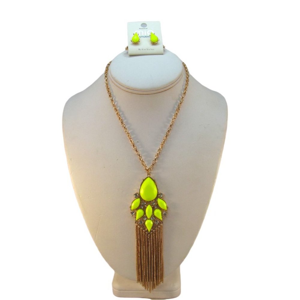 Neon Green Tassel Pendant Necklace Set Mia Studio by Kim Min Sun - NWT
